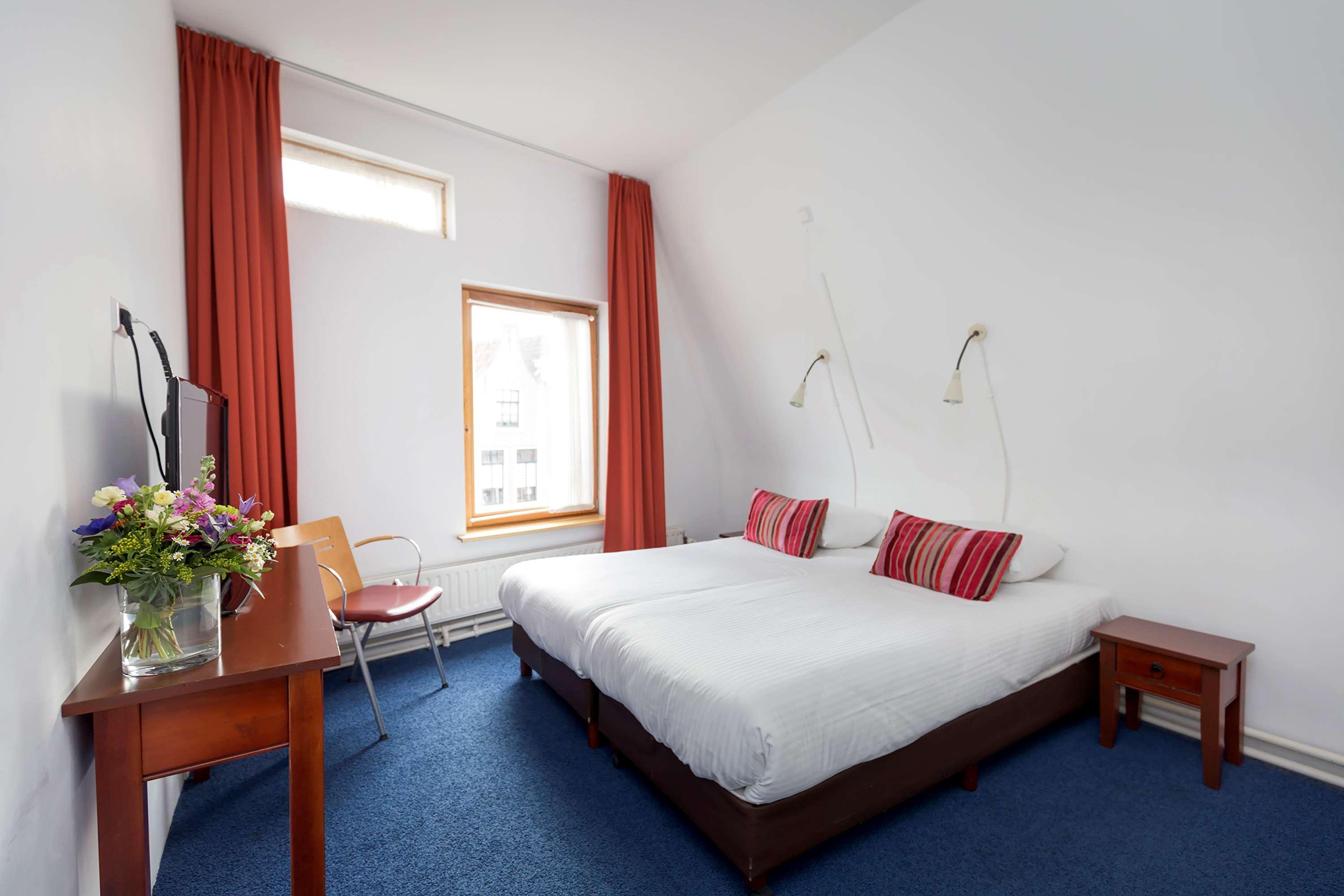 Western 3* Leiden